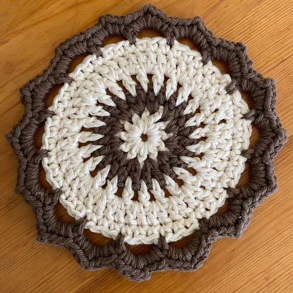 3 for 15$! Handmade Crochet Trivets in Brown and Cream - Picture 2 of 5